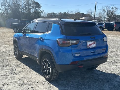 Used 2025 Jeep Compass Trailhawk w/ Trailhawk Elite Group image 7