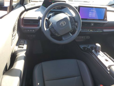 New 2026 Toyota Prius Plug-In Hybrid FWD image 10