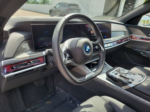 Certified 2024 BMW i7 xDrive60 w/ Executive Package AWD/4WD image 9