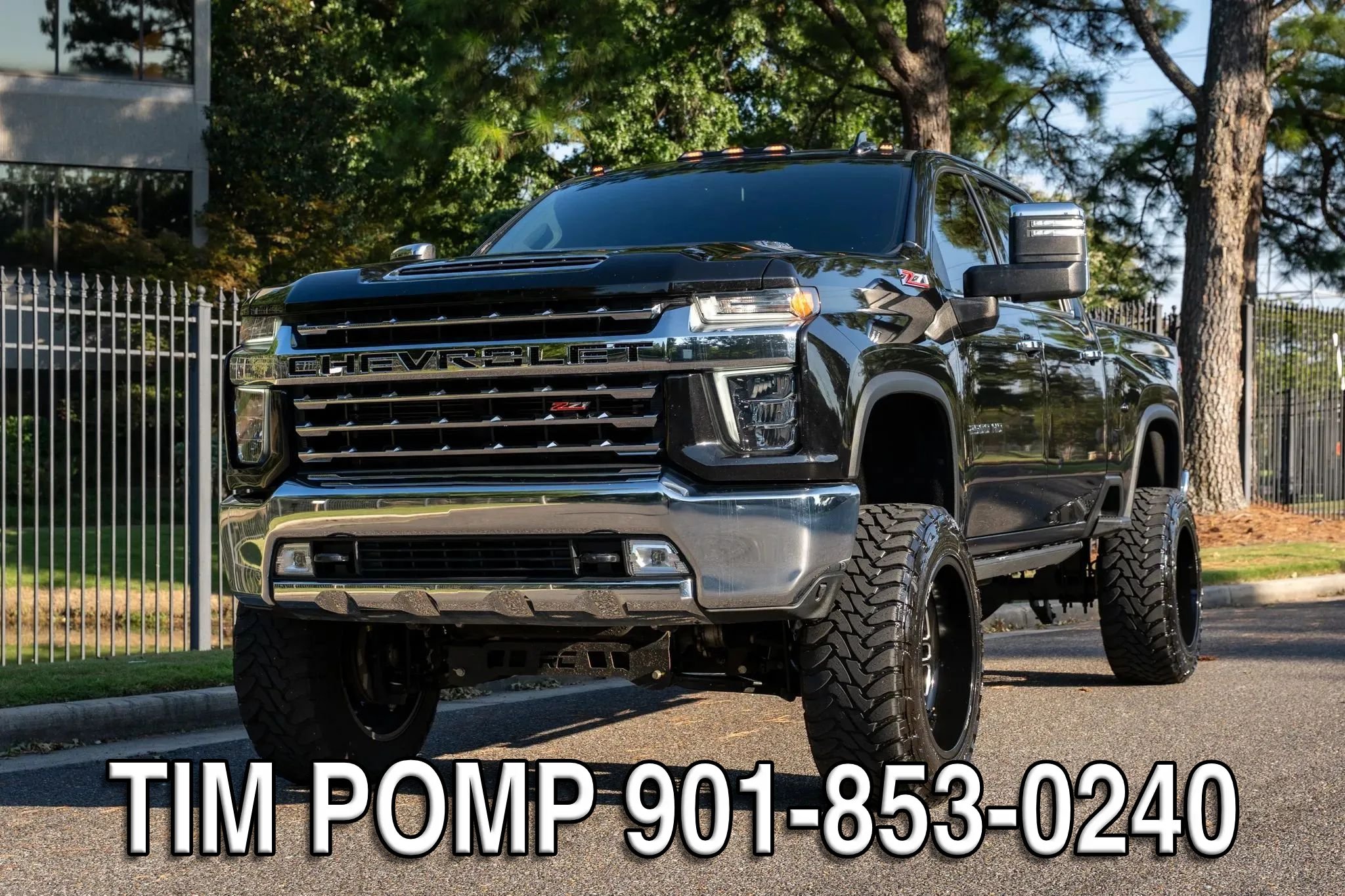 Used 2021 Chevrolet Silverado 2500 LTZ AWD/4WD image 2