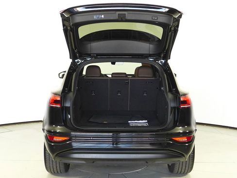 Used 2025 Audi Q6 e-tron Premium w/ 20" Wheel Package image 10