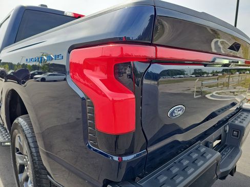 Used 2023 Ford F150 Lightning Lariat AWD/4WD image 34