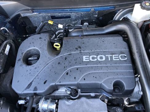 Used 2022 Chevrolet Equinox RS w/ LPO, Floor Liner Package image 24