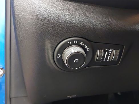 Used 2024 Jeep Compass Limited image 23