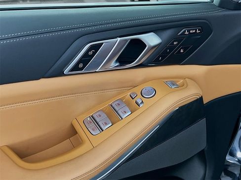 Used 2023 BMW X7 xDrive40i w/ Premium Package image 20