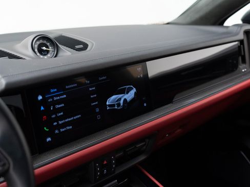 Certified 2024 Porsche Cayenne Turbo GT image 26