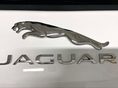 Certified 2025 Jaguar F-PACE R-Dynamic S image 7