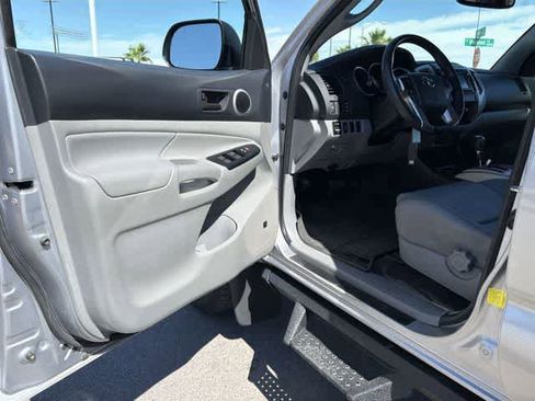 Used 2015 Toyota Tacoma PreRunner w/ Limited Package RWD image 10
