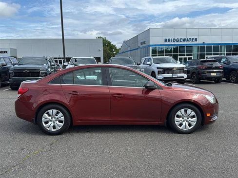 Used 2012 Chevrolet Cruze LS w/ Connectivity Package FWD image 5