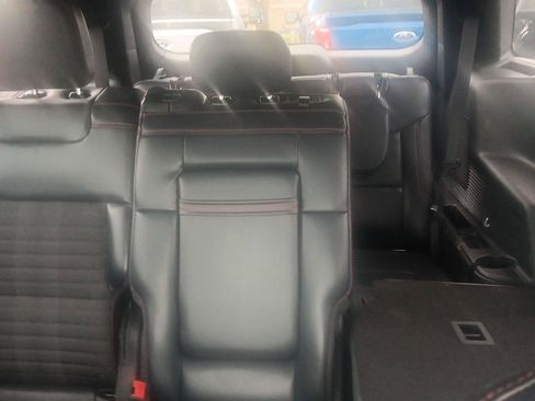 Used 2025 Ford Explorer ST-Line w/ ST-Line Street Pack AWD/4WD image 15