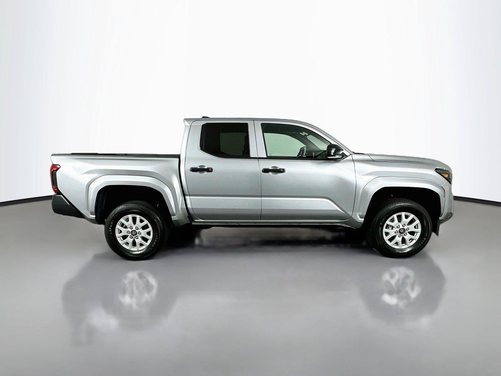 Used 2024 Toyota Tacoma SR RWD image 16