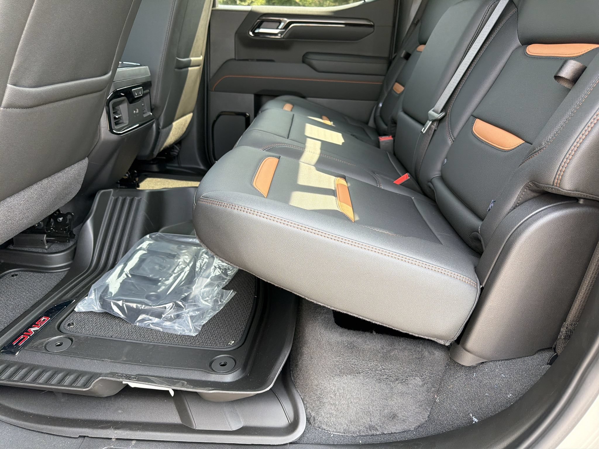 New 2026 GMC Sierra 1500 AT4 w/ Technology Package AWD/4WD image 18