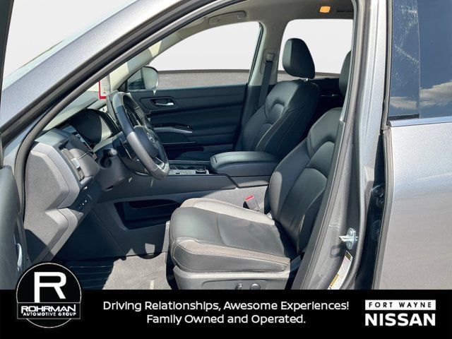 Certified 2025 Nissan Pathfinder SL AWD/4WD image 13