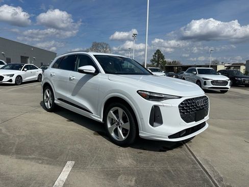 New 2025 Audi Q5 Prestige image 3