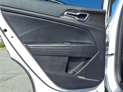 Used 2025 Kia Sportage EX image 22
