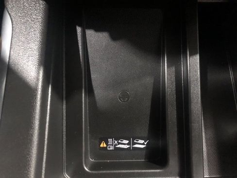 Used 2021 Chevrolet Silverado 1500 High Country image 24