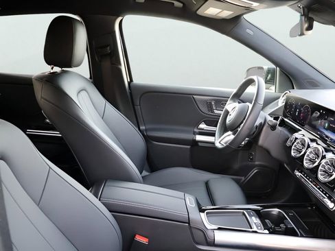 Certified 2025 Mercedes-Benz GLA 250 4MATIC image 10