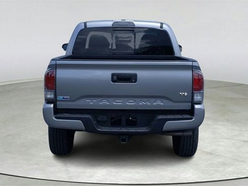 Used 2020 Toyota Tacoma TRD Sport image 4