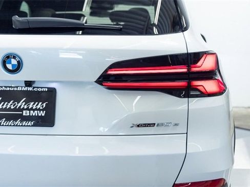 New 2026 BMW X5 xDrive50e image 11
