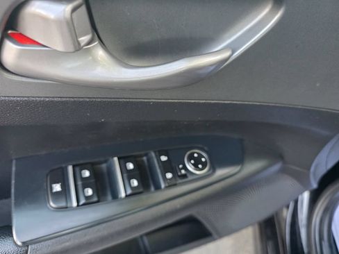 Used 2020 Kia Forte LXS FWD image 15