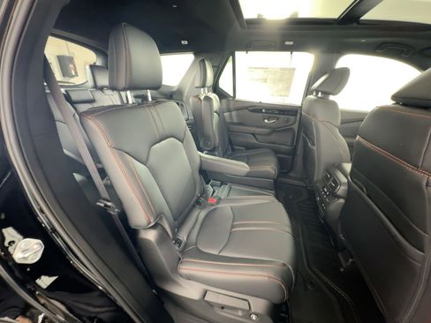 New 2025 Honda Pilot TrailSport image 30