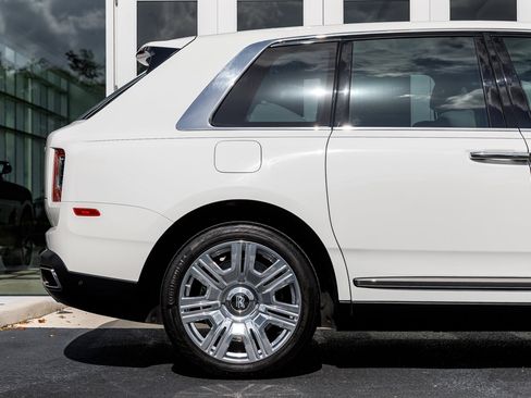 Certified 2023 Rolls-Royce Cullinan AWD/4WD image 20