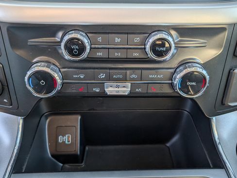 Certified 2022 Ford F150 XLT w/ Equipment Group 302A High image 28