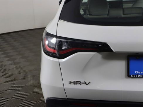 Used 2023 Honda HR-V LX image 12