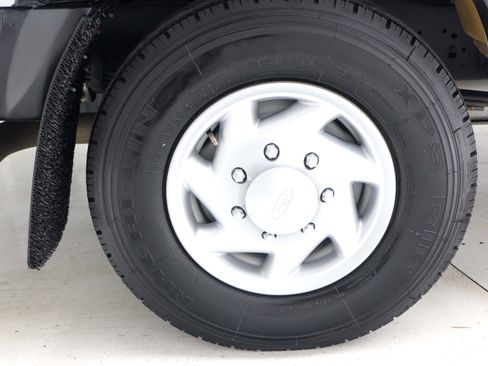 Used 2023 Ford E-350 and Econoline 350 Super Duty w/ Power Windows & Locks Group RWD image 27
