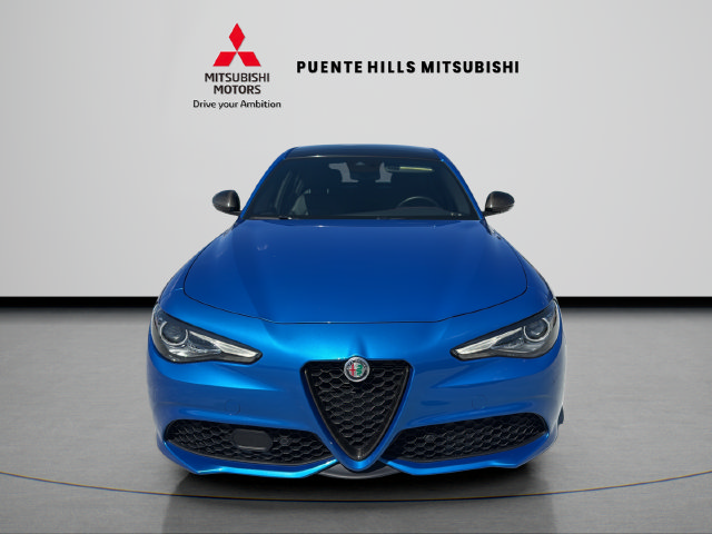 Used 2023 Alfa Romeo Giulia Estrema RWD image 2