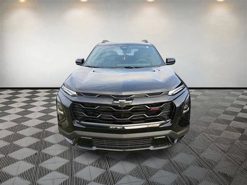 Used 2025 Chevrolet Equinox RS FWD image 2