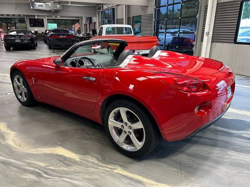 Used 2006 Pontiac Solstice Convertible w/ Premium Package RWD image 25