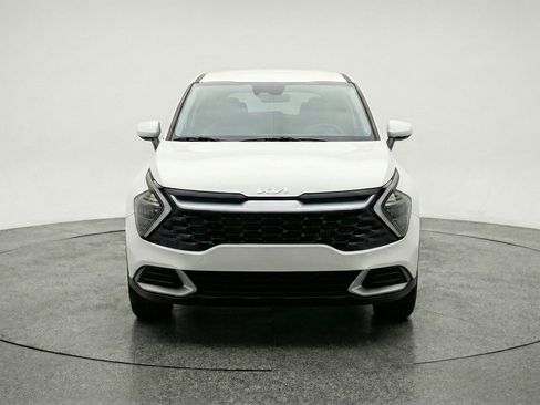 Used 2025 Kia Sportage LX image 2