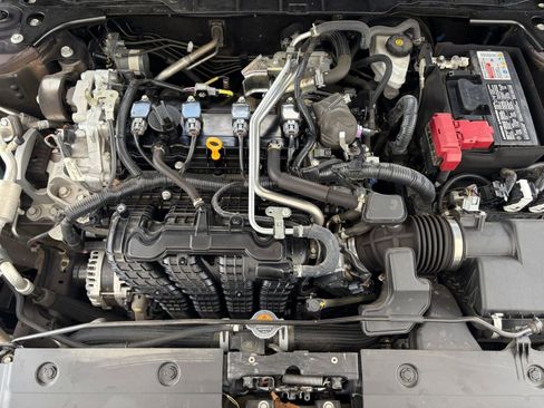Used 2024 Nissan Altima 2.5 SV FWD image 32