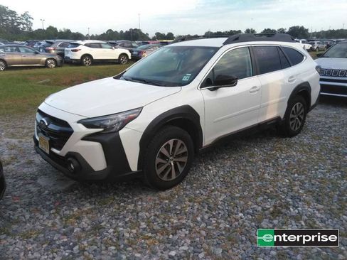 Used 2023 Subaru Outback Premium AWD/4WD image 9