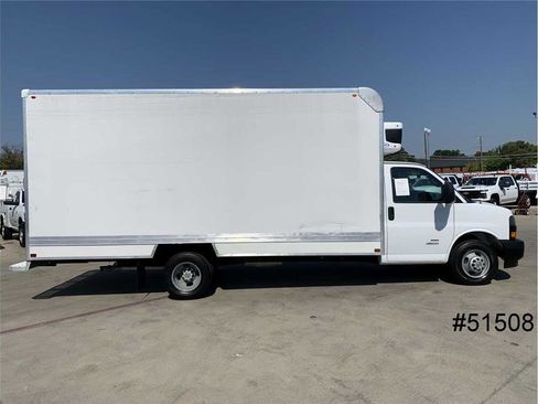Used 2022 Chevrolet Express 4500 Extended w/ Power Convenience Package image 5
