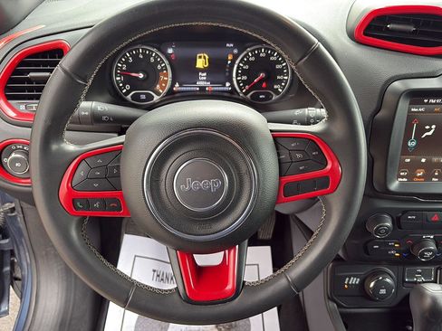 Used 2021 Jeep Renegade Latitude image 10