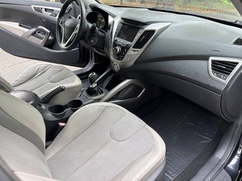 Used 2012 Hyundai Veloster w/ Style Pkg FWD image 16