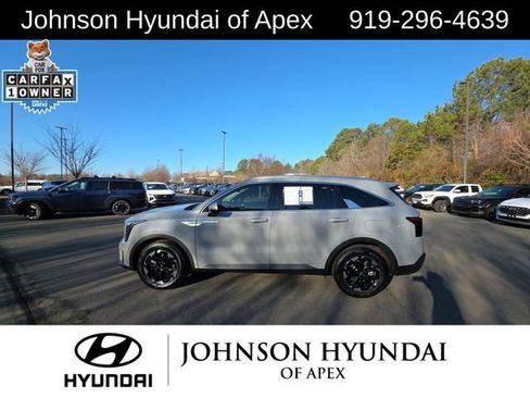 Used 2024 Kia Sorento S w/ Panoramic Sunroof Package image 19