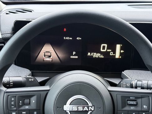 Certified 2025 Nissan Kicks SV image 17