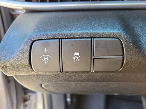 Used 2024 Hyundai Elantra SEL image 18