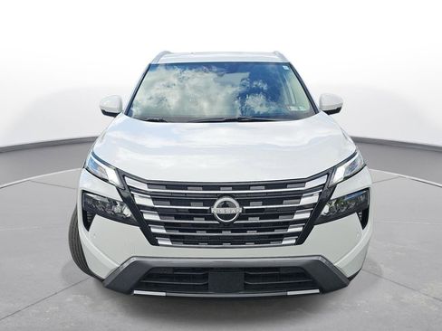 Used 2025 Nissan Rogue SL AWD/4WD image 2