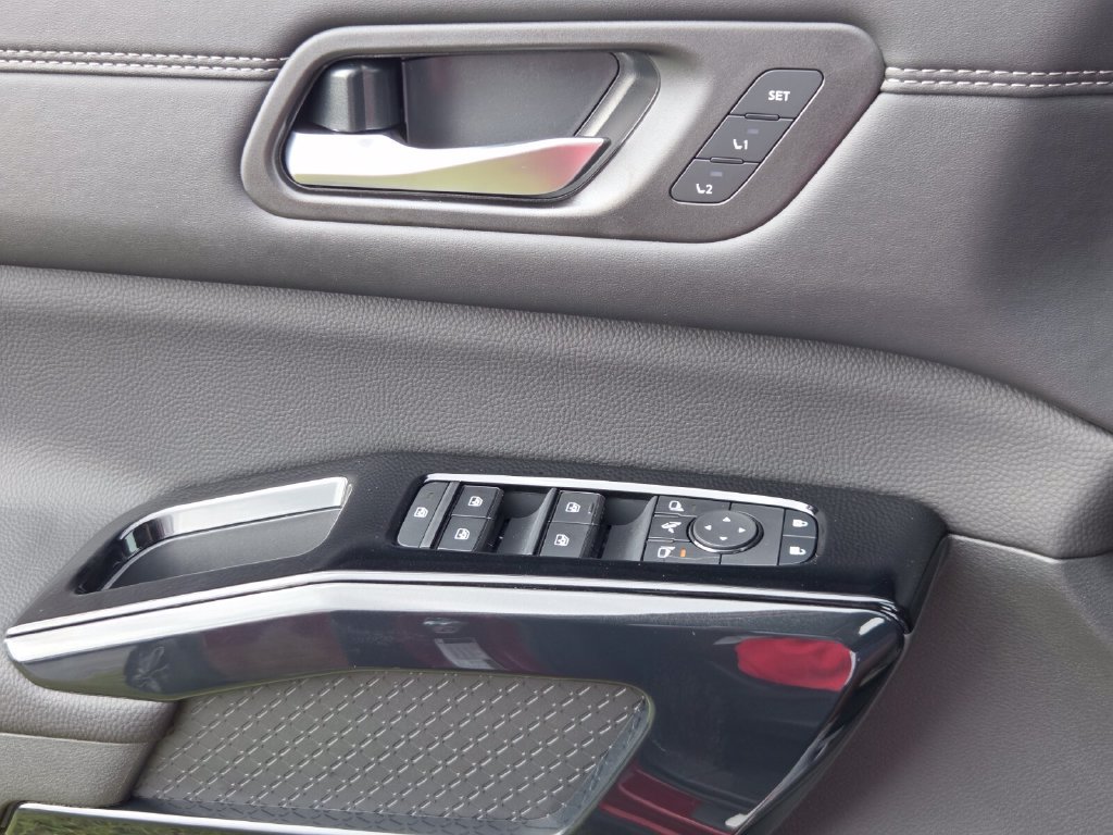 New 2026 Nissan Pathfinder Platinum AWD/4WD image 31