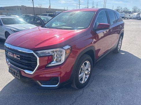 Used 2024 GMC Terrain SLE image 4