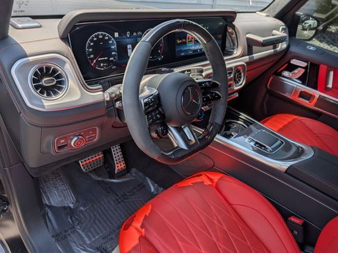 Used 2025 Mercedes-Benz G 63 AMG 4MATIC image 14