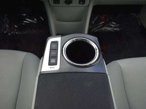 Used 2012 Toyota Prius V Five FWD image 23