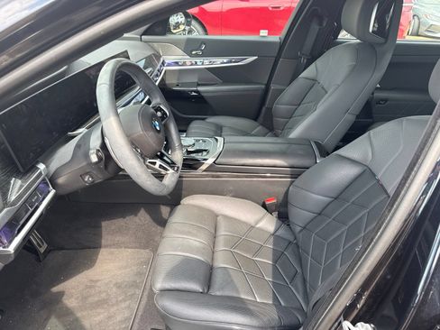 Used 2023 BMW 740i RWD image 12