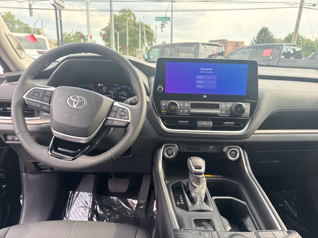 Used 2026 Toyota Grand Highlander FWD image 17