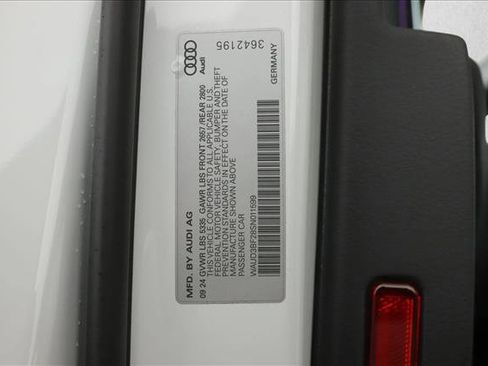 Certified 2025 Audi A6 2.0T Premium w/ Convenience Plus Package image 19