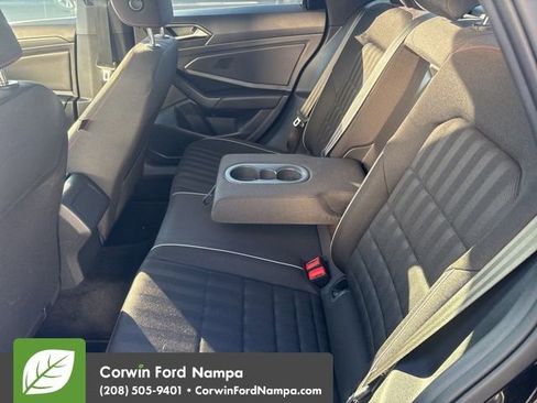 Used 2019 Volkswagen Jetta GLI image 9